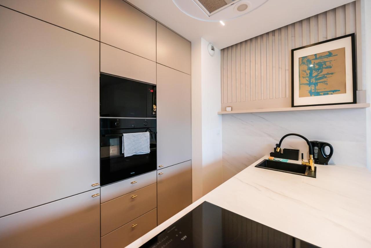 Wola Marble Apartment ワルシャワ エクステリア 写真