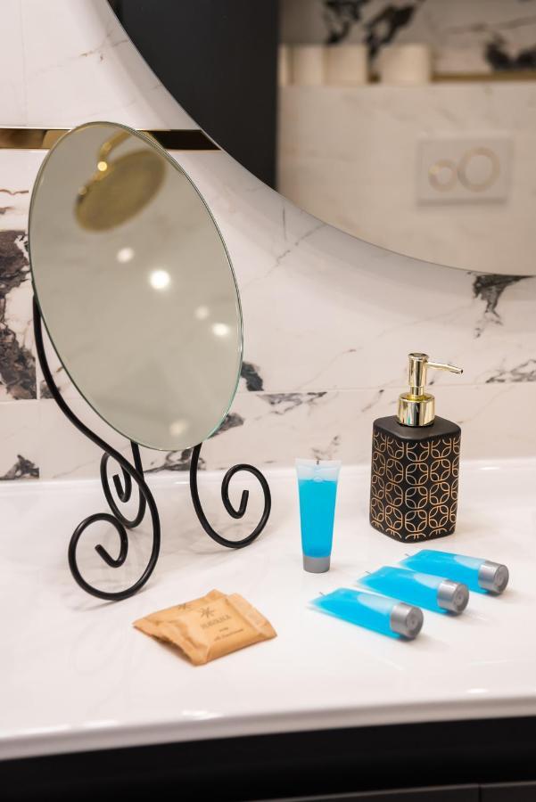 Wola Marble Apartment ワルシャワ エクステリア 写真