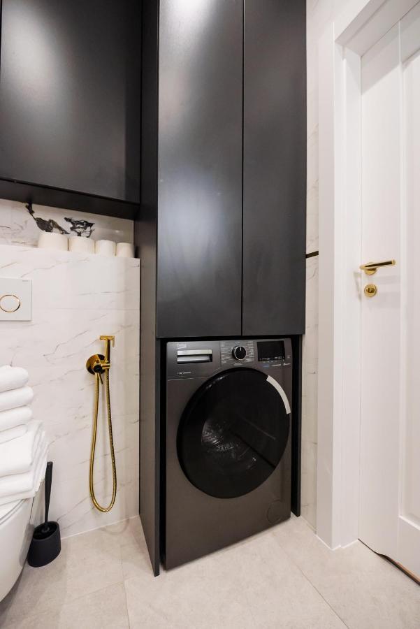 Wola Marble Apartment ワルシャワ エクステリア 写真